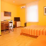 Zona Apartment
